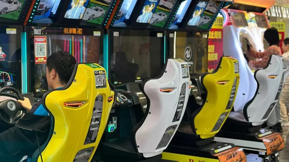 Latest Model Initial D Arcade Racing Game Machine 4K HD Screen Motion Simulator One Stop Solution