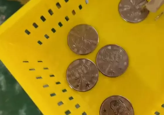 3. Coins Are Dispensed: After confirmation, the machine begins releasing coins or tokens from the bottom chute. Coin change mechanics ensure fast, reliable output.