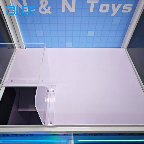 product details of arcade games wooden crate claw machine customizable manufacturer
