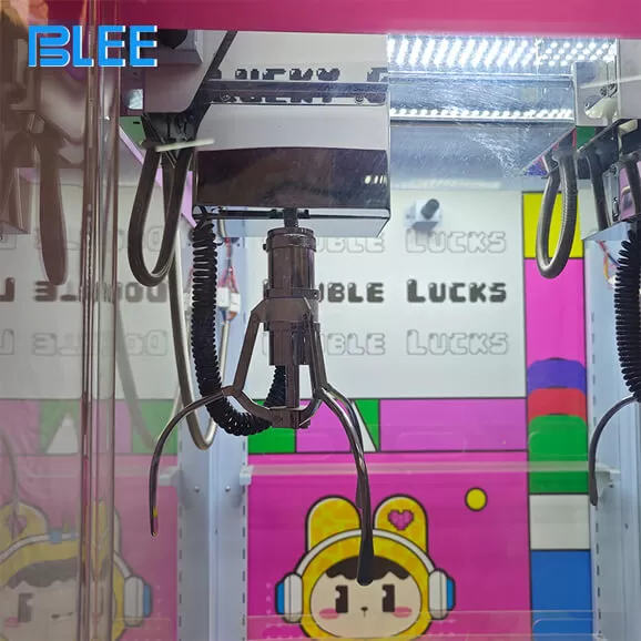 product details of double claw claw machine supplier