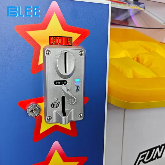 product details of double speed ​​sandbag redemption game machine manufacturer