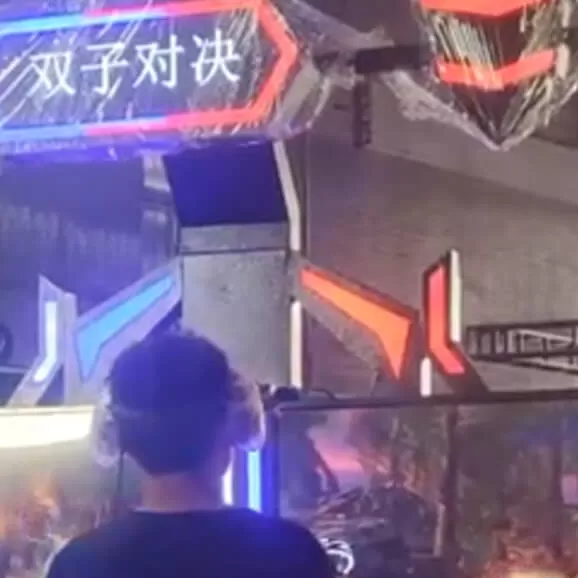 Product Details of ﻿﻿Realistic Motion Two-player Battle (dual Screen) VR Experience System True-to-Life Fun Driven Gameplay for Theme Park