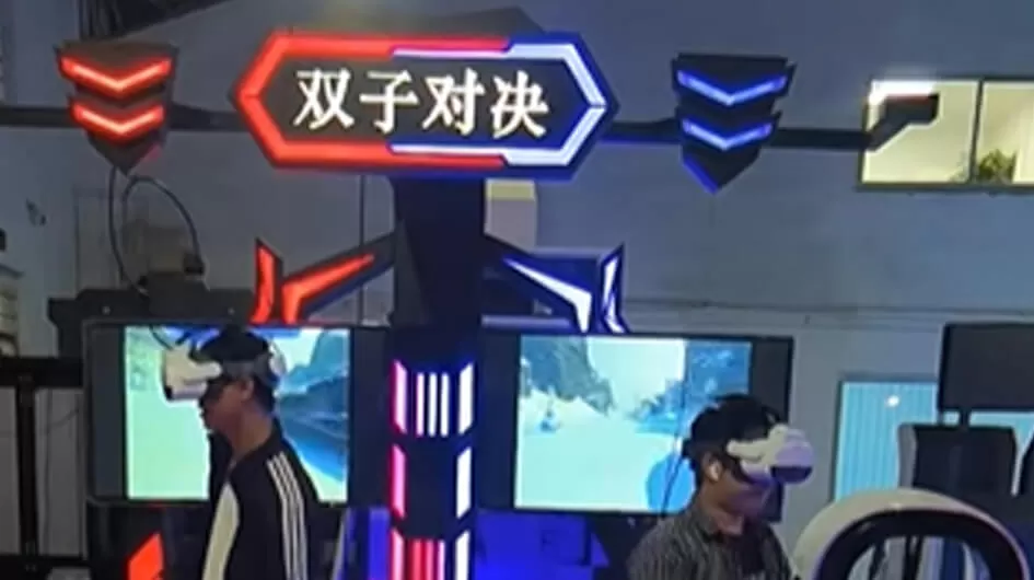 realistic motion two player battle dual screen vr experience system true to life fun driven gameplay for theme park one stop solution manufacturer