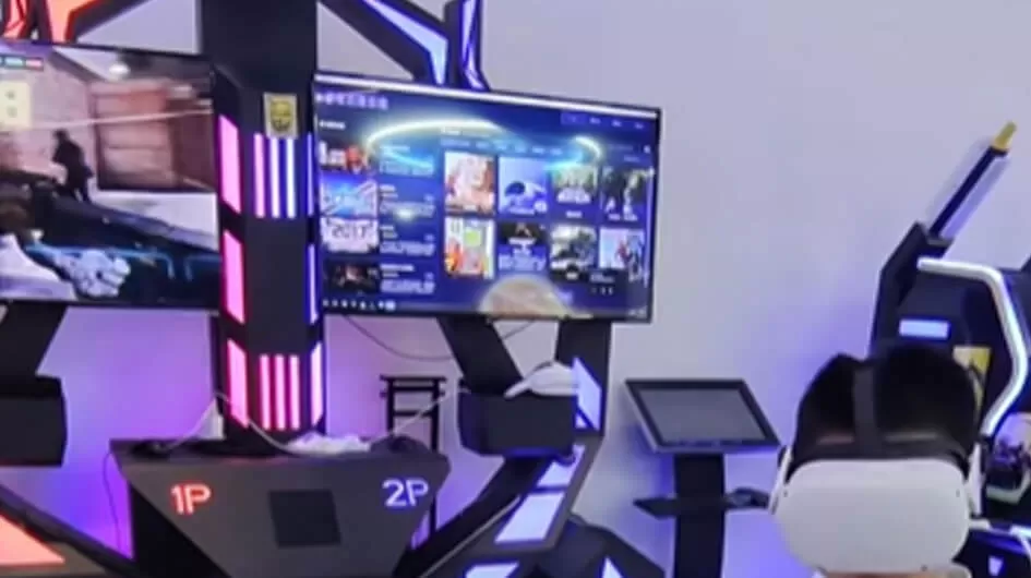 Realistic Motion Two-player Battle (dual Screen) VR Experience System True-to-Life Fun Driven Gameplay for Theme Park One Stop Solution
