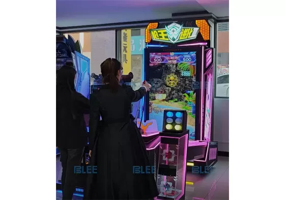 1. After inserting a coin to start the game, players can use the left and right buttons to select the mode and game, and then click the start button to confirm the selection.