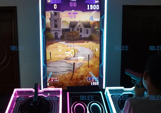 2. During the game, use the pistol to shoot bottles or plates on the screen to score points, with the pistol's recoil feedback.