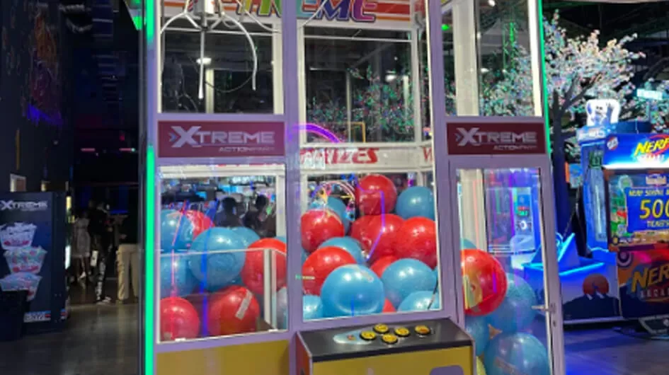 the ball fell 1 4m from the sky gift game machine one stop solution company