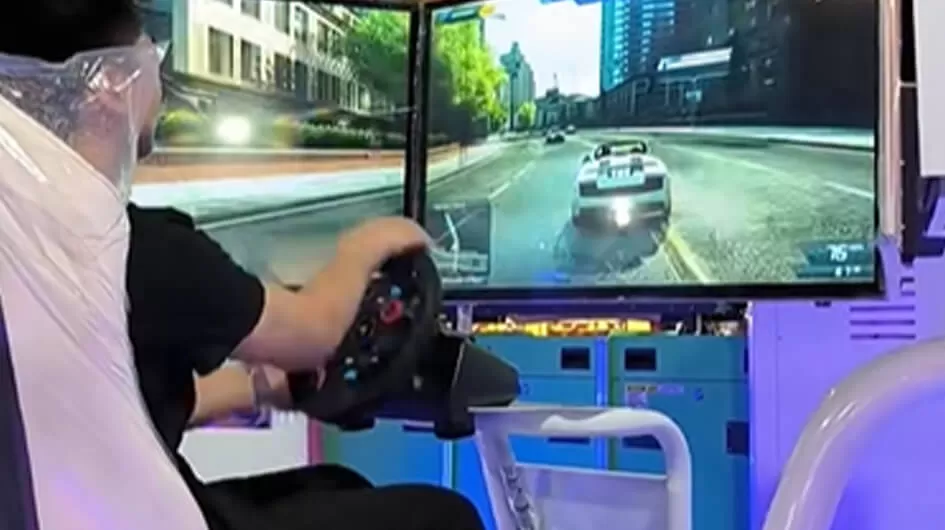 three screen six axis two player racing game vr game machine one stop solution manufacturer