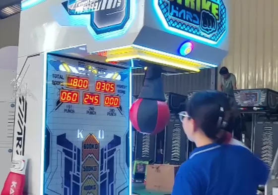 2. Speed Bag Trial: Measure rapid-fire punching speed and rhythm.